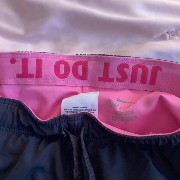 Nike Just Do it shorts - Picture 2 of 5